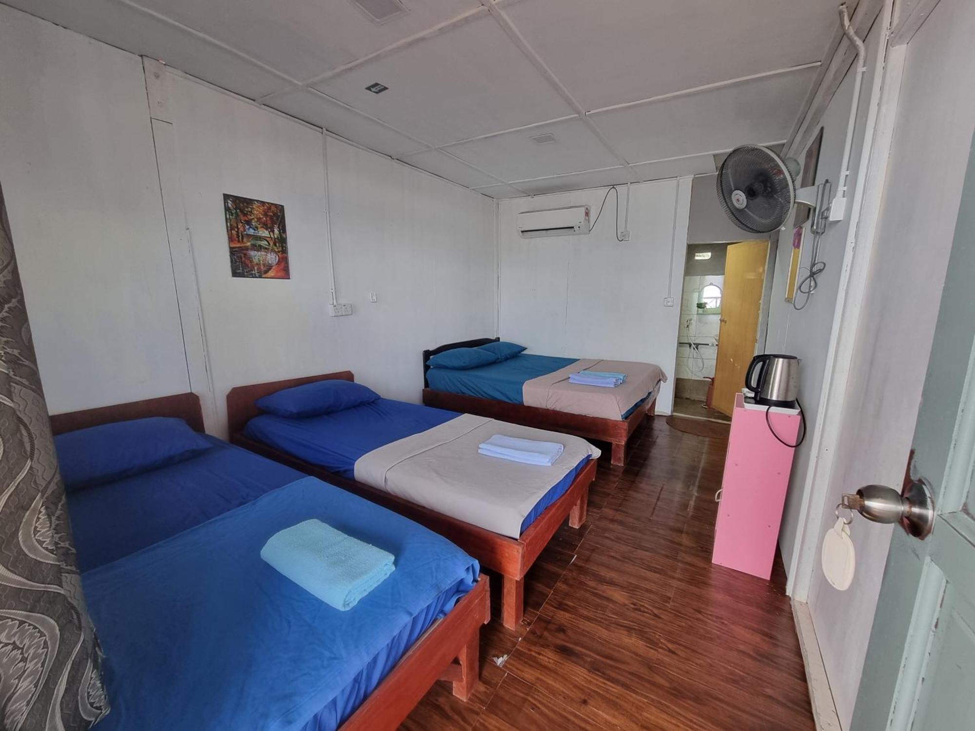 Mukut Seaview Hotel Kampong Mukut Room photo